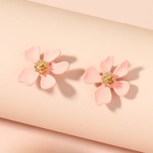 Daisy Petals Flower Stud Earring