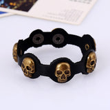 Leather Snap bracelet featuring a skull design