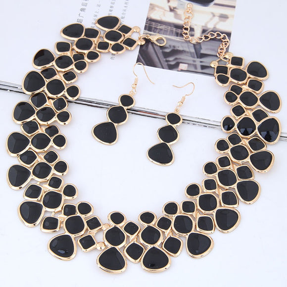 Fashion Metal Geometric Black and Gold Necklace