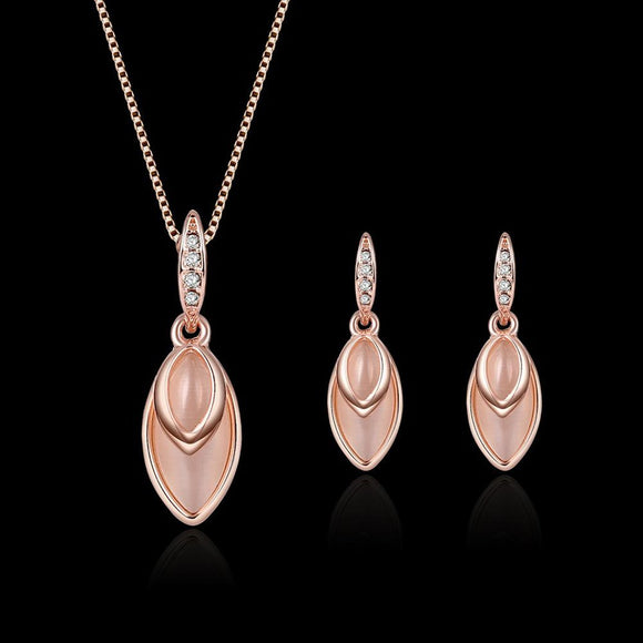 White Moonstone Marquise Shaped Pendant Necklace & Earring Set