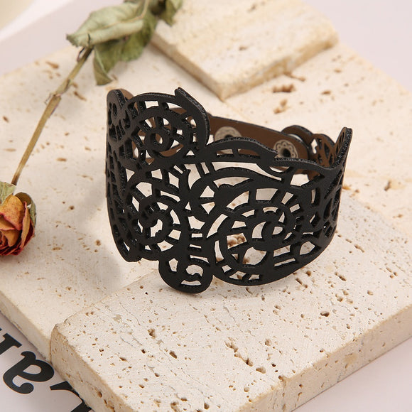 Hollow Leather Snap Bracelet